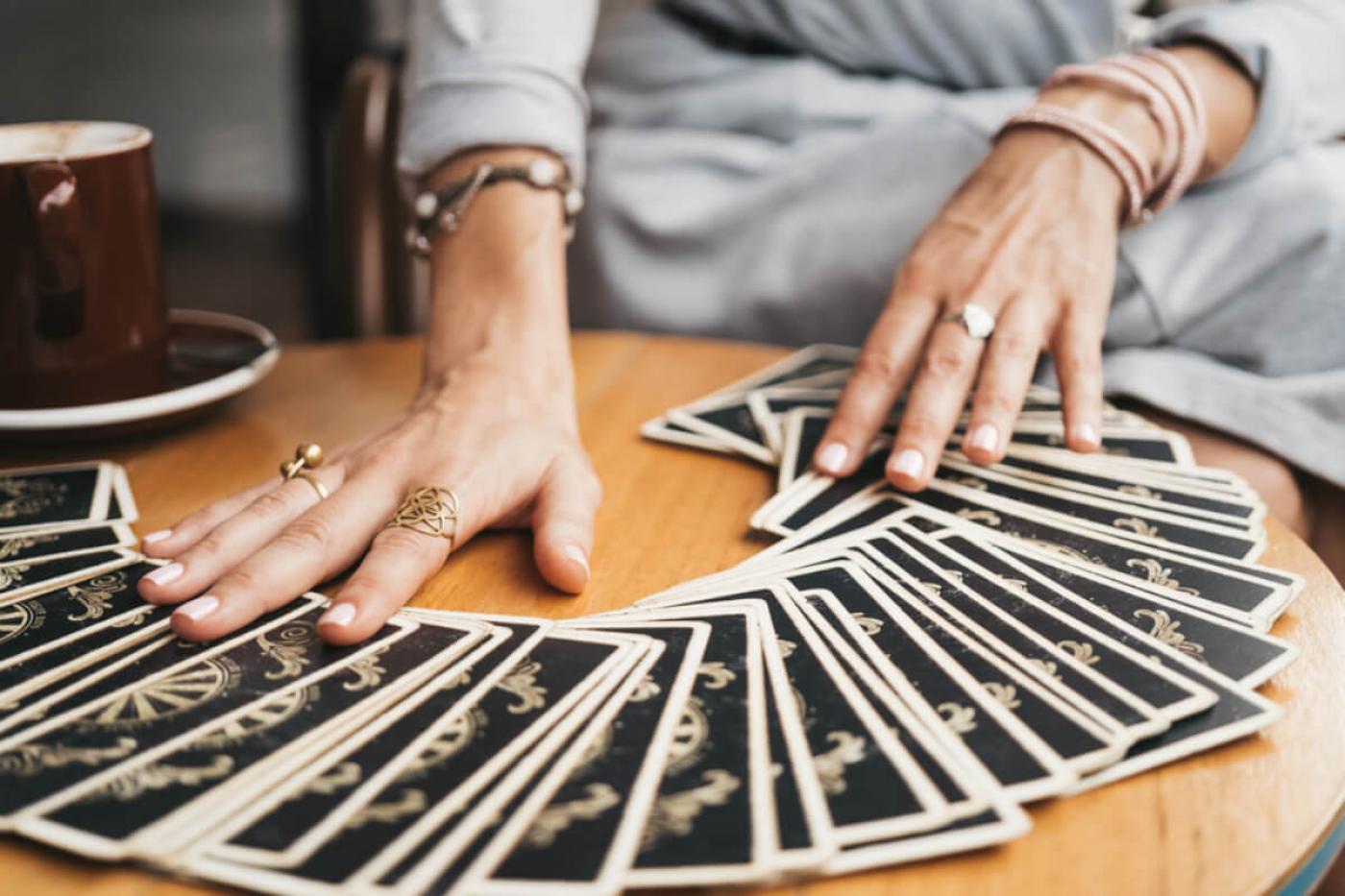 Tarot j&oacute;sl&aacute;s a Kos hav&aacute;ra 