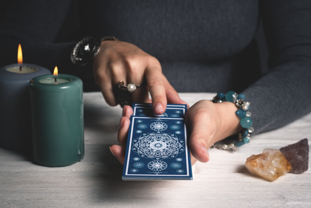 szerelmi tarot j&oacute;sl&aacute;s