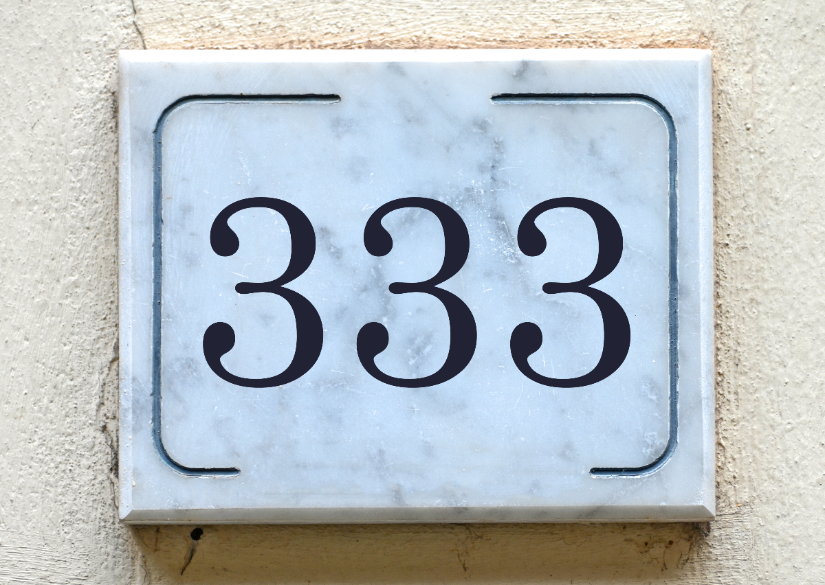 333 angyalsz&aacute;m